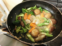 めむろ産しいたけと季節の野菜のアヒージョ