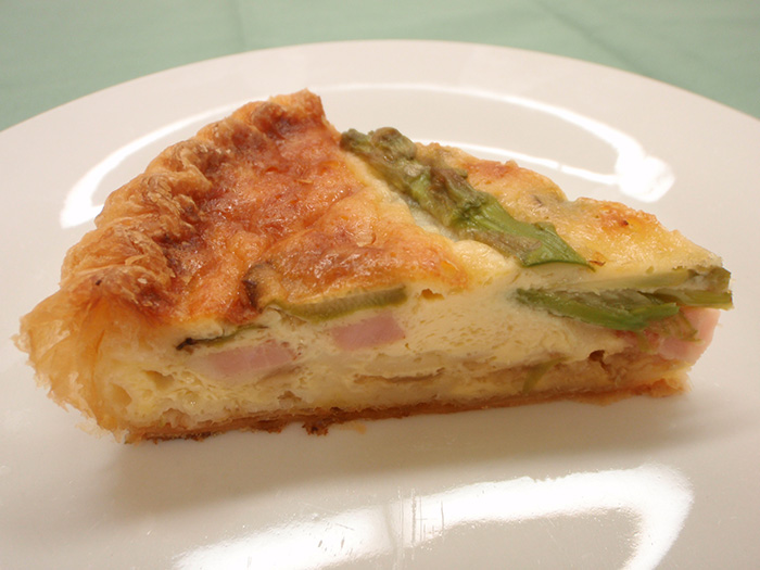 アスパラとベーコンのキッシュ