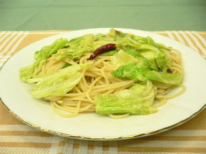 キャベツとアンチョビのパスタ