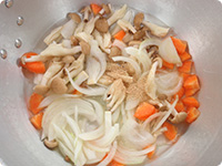 豆たっぷり！豆乳味噌汁