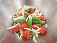 アスパラとミニトマトのマリネ