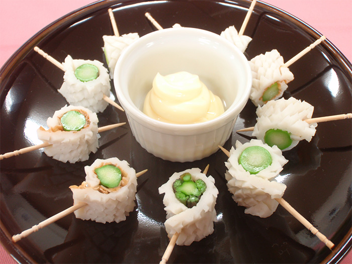 アスパラの松かさちくわ巻き