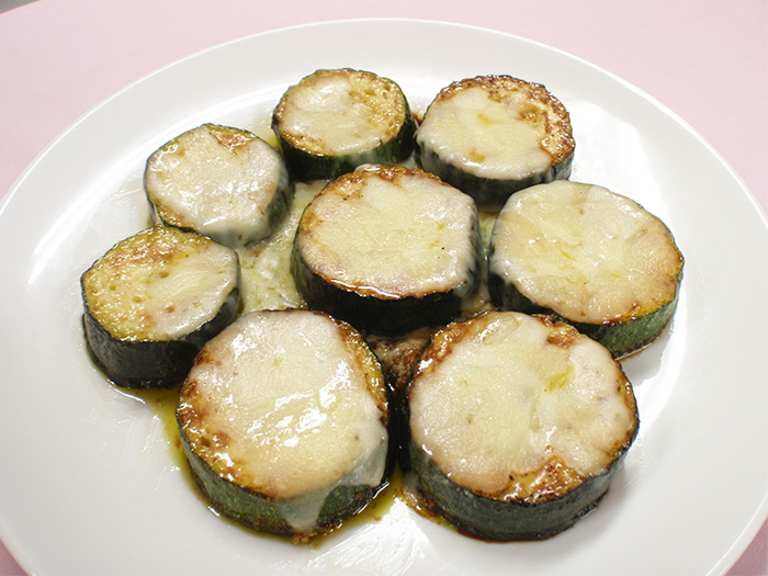 ズッキーニのトロトロチーズ焼き